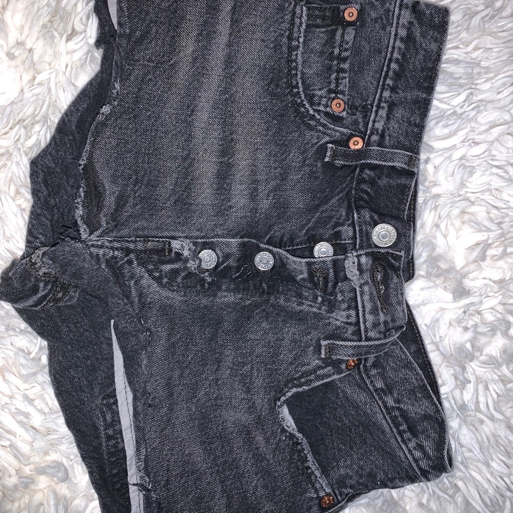 black levi’s denim shorts